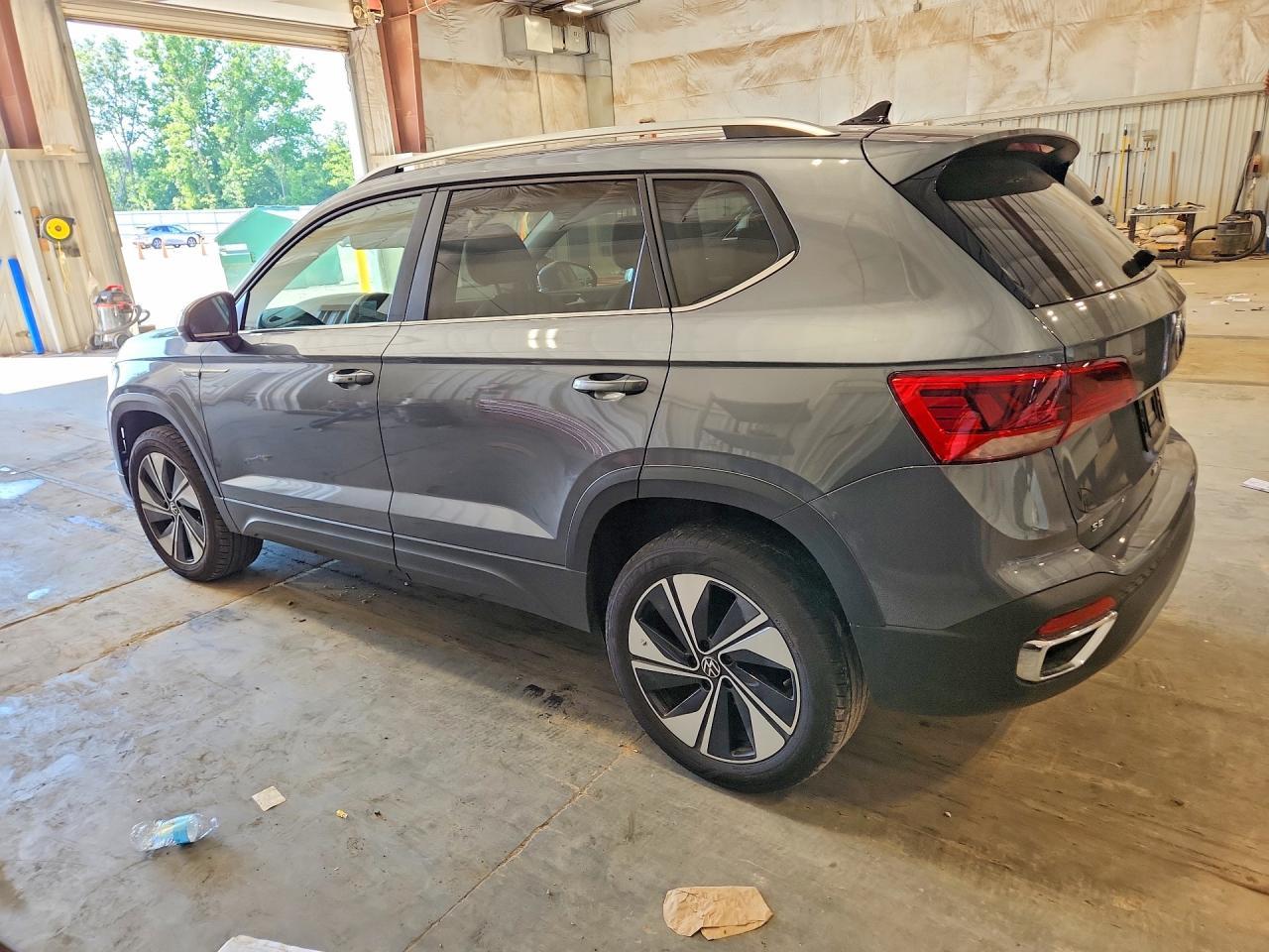 2024 Volkswagen Taos Se - zdjęcie 2