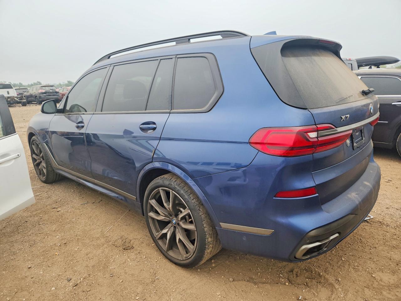 2021 BMW X7 M50I - zdjęcie 2