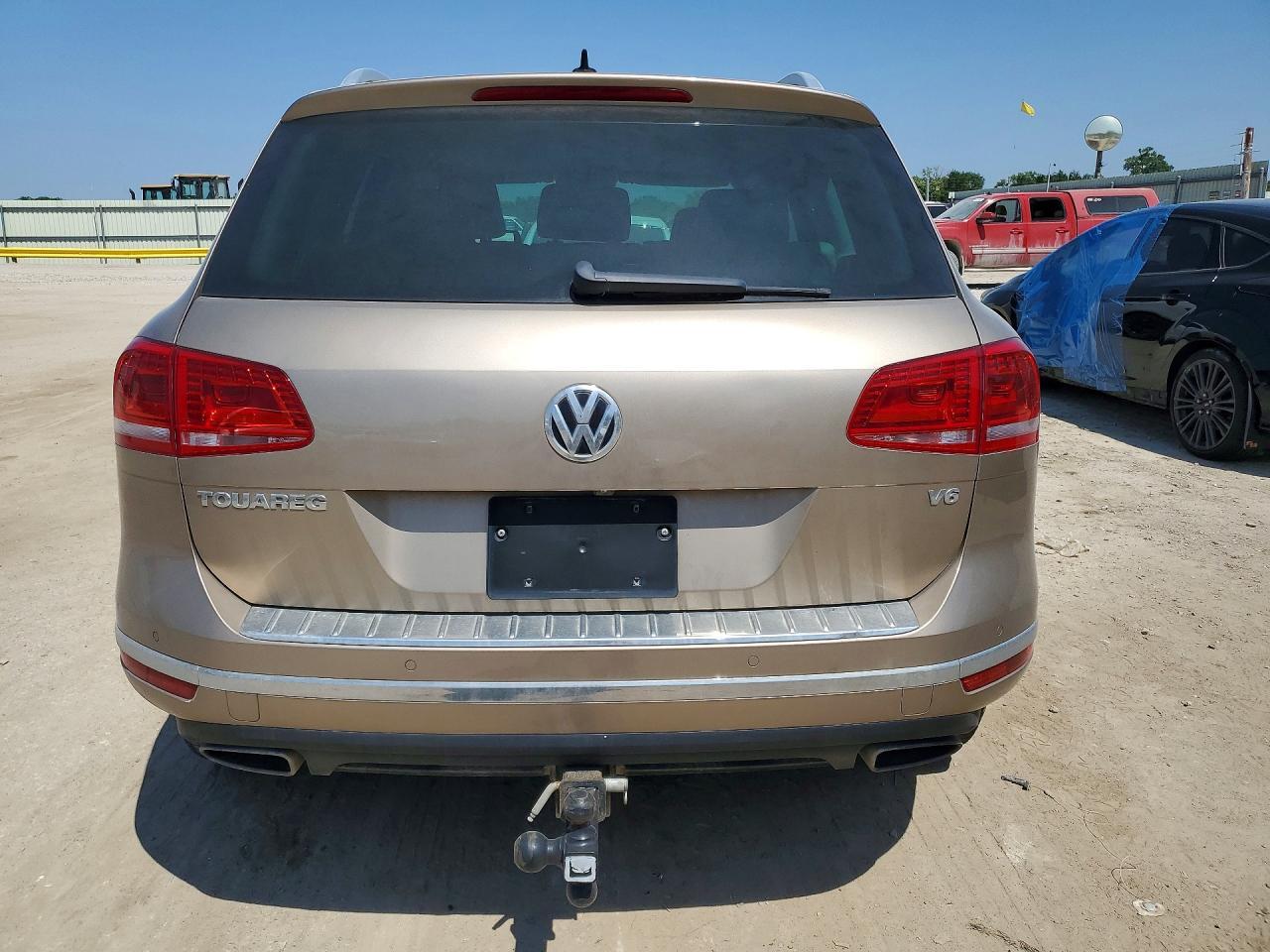 2016 Volkswagen Touareg Sport - zdjęcie 6