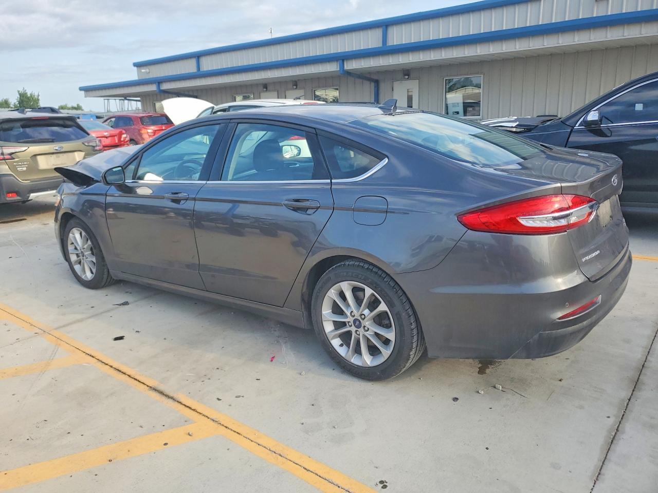 2020 Ford Fusion Se - zdjęcie 2