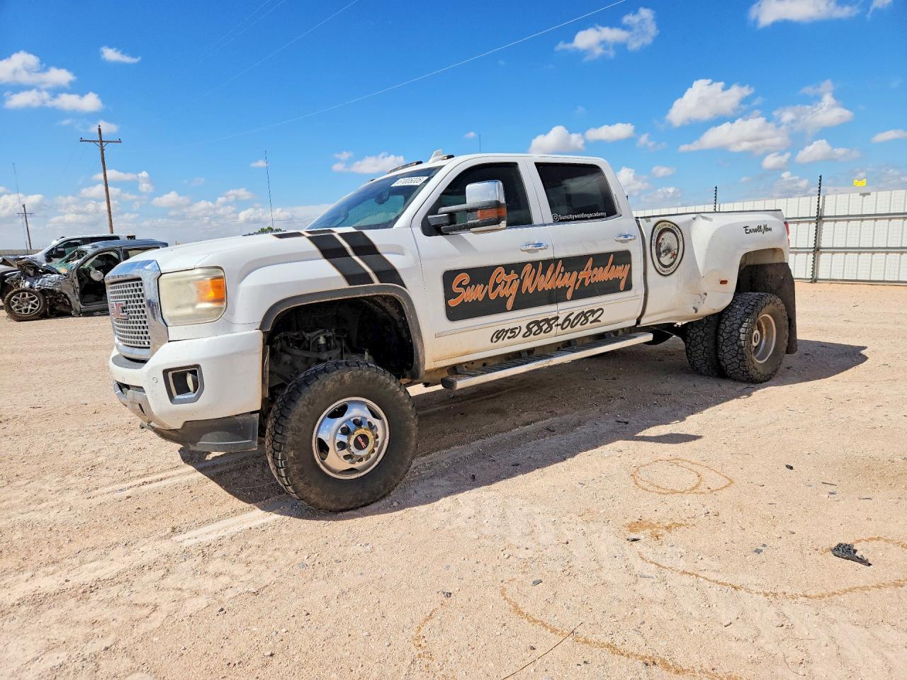 2015 GMC Sierra K3500 Denali - zdjęcie główne