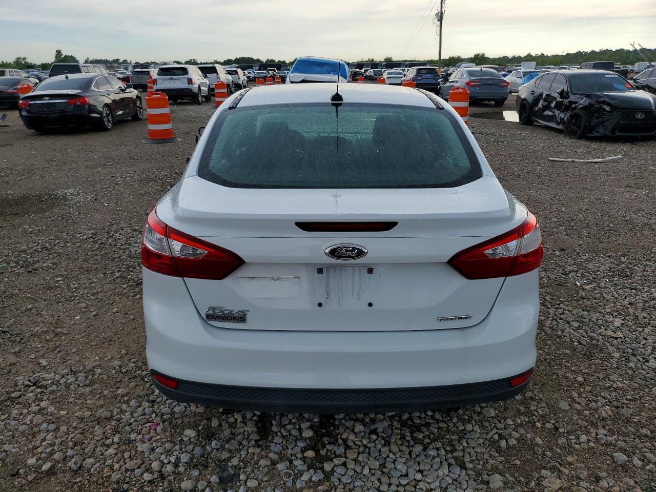 2014 Ford Focus S - zdjęcie 6