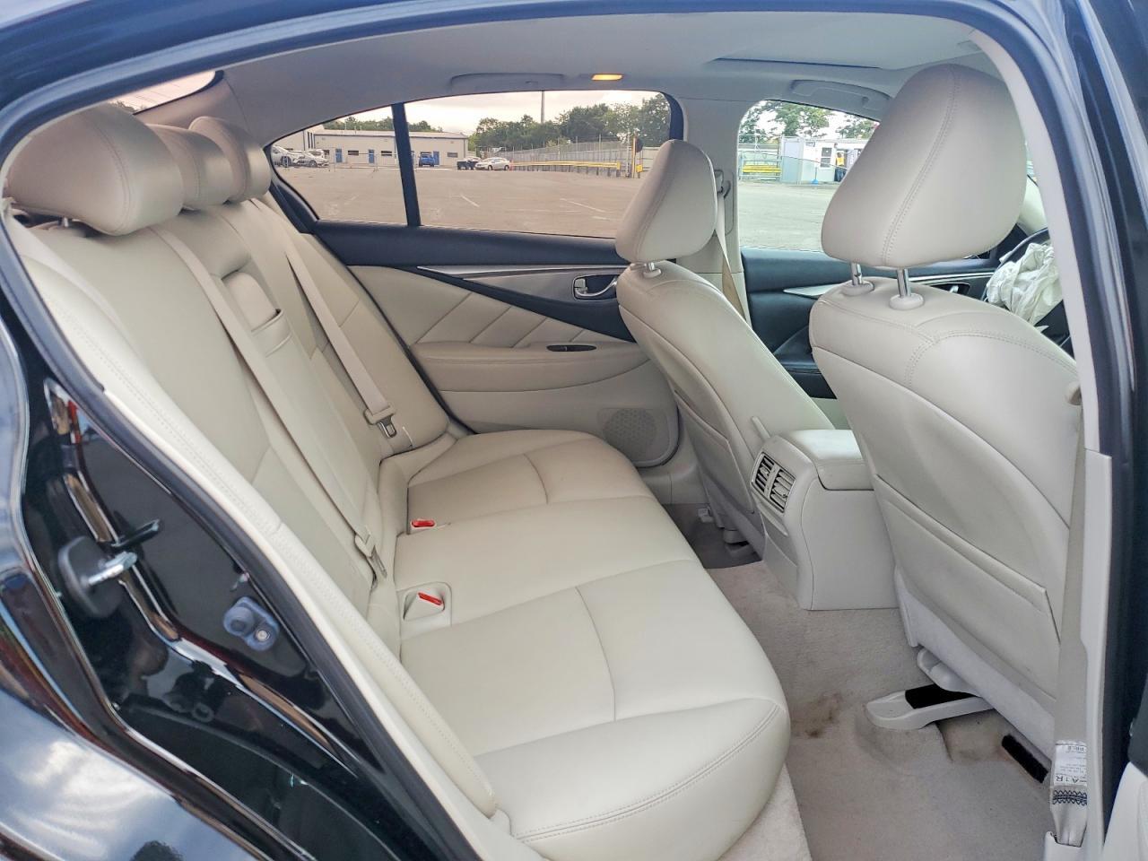 2015 Infiniti Q50 Premium - zdjęcie 10