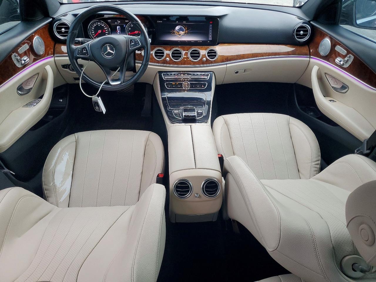 2018 Mercedes-Benz E 300 - zdjęcie 8