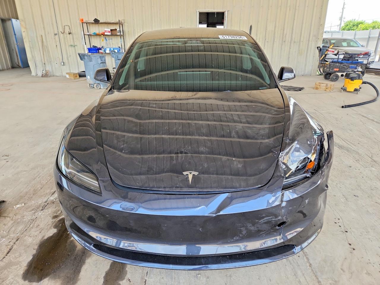 2025 Tesla Model 3 - zdjęcie 5