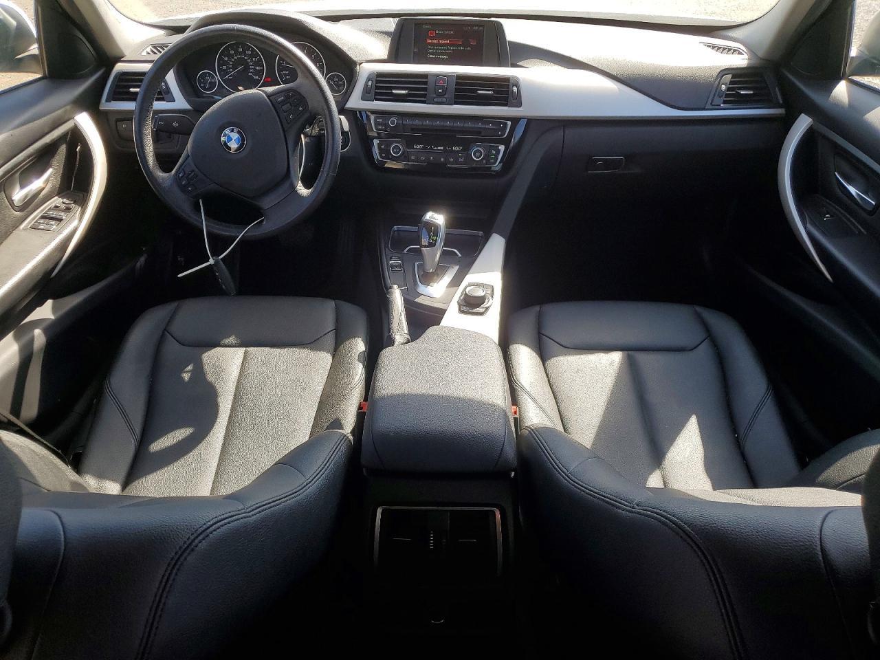 2018 BMW Seria 3 320i - zdjęcie 8