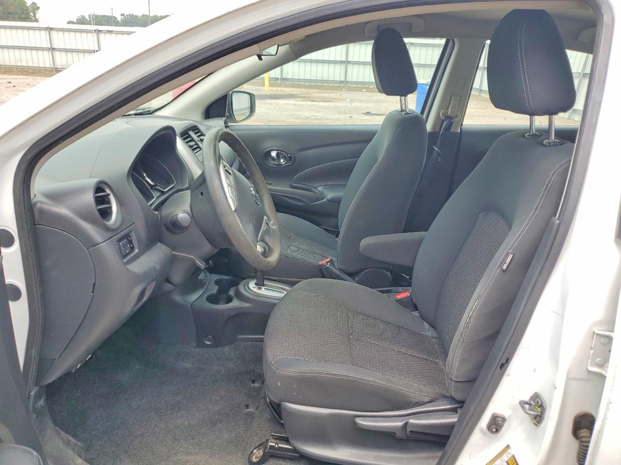 2019 Nissan Versa Sv - zdjęcie 7
