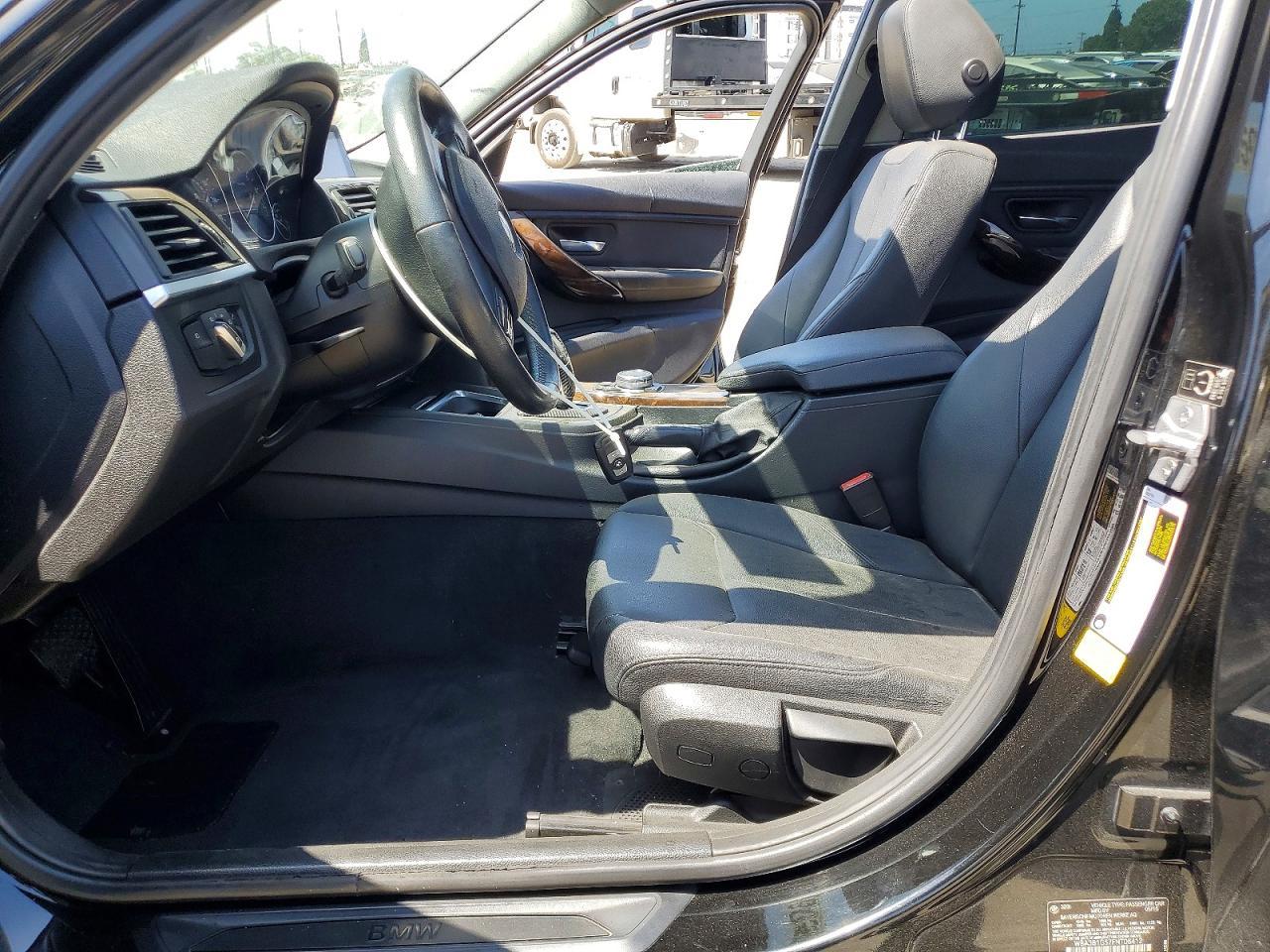 2015 BMW 320 I - zdjęcie 7