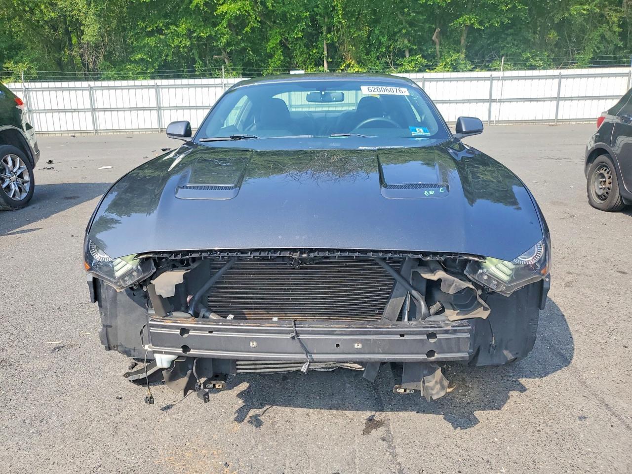 2019 Ford Mustang - zdjęcie 5