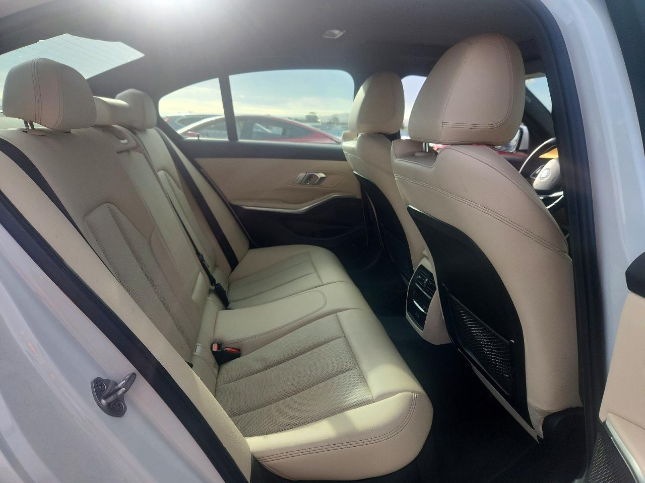 2023 BMW 330Xe - zdjęcie 10