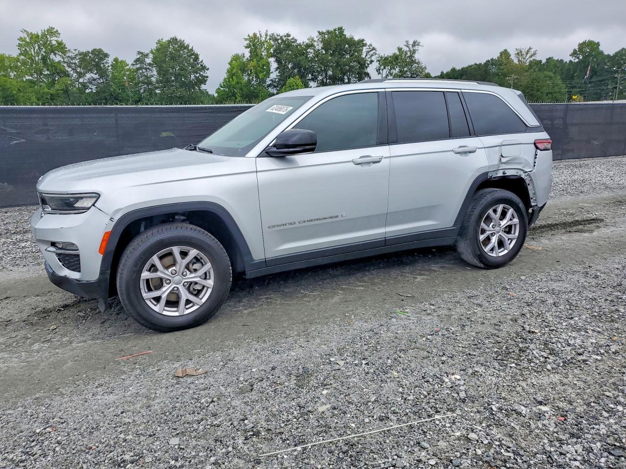 2022 Jeep Grand Cherokee Limited - zdjęcie główne