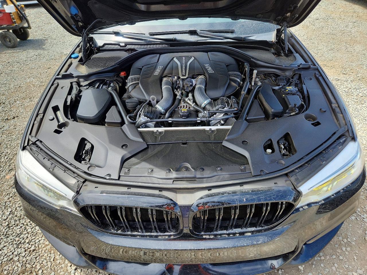 2018 BMW Seria 5 M550i - zdjęcie 11