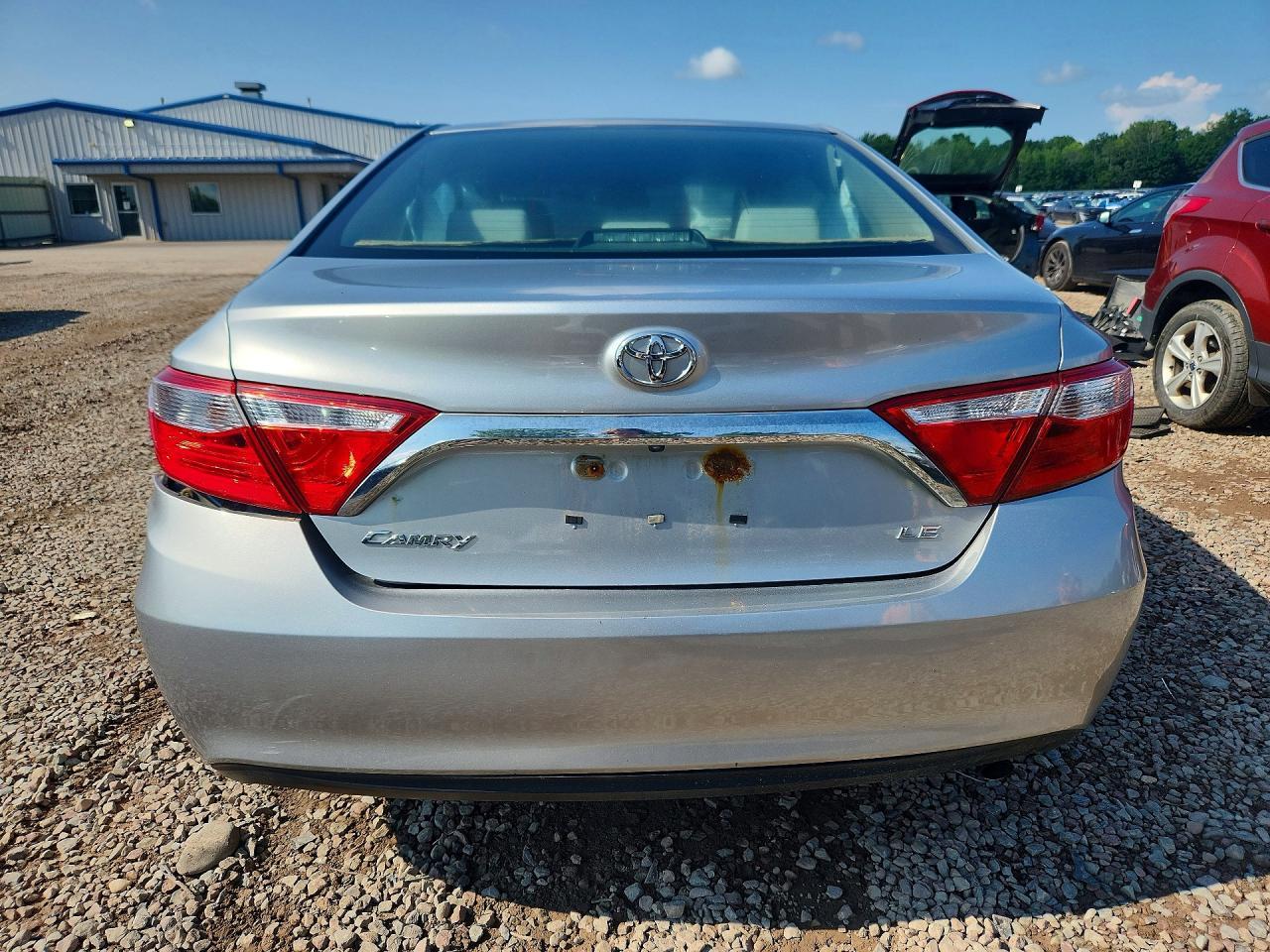 2015 Toyota Camry Le - zdjęcie 6