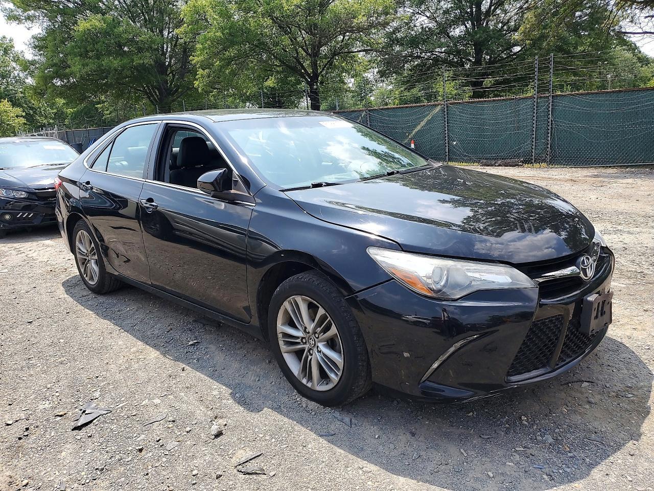 2017 Toyota Camry Se - zdjęcie 4