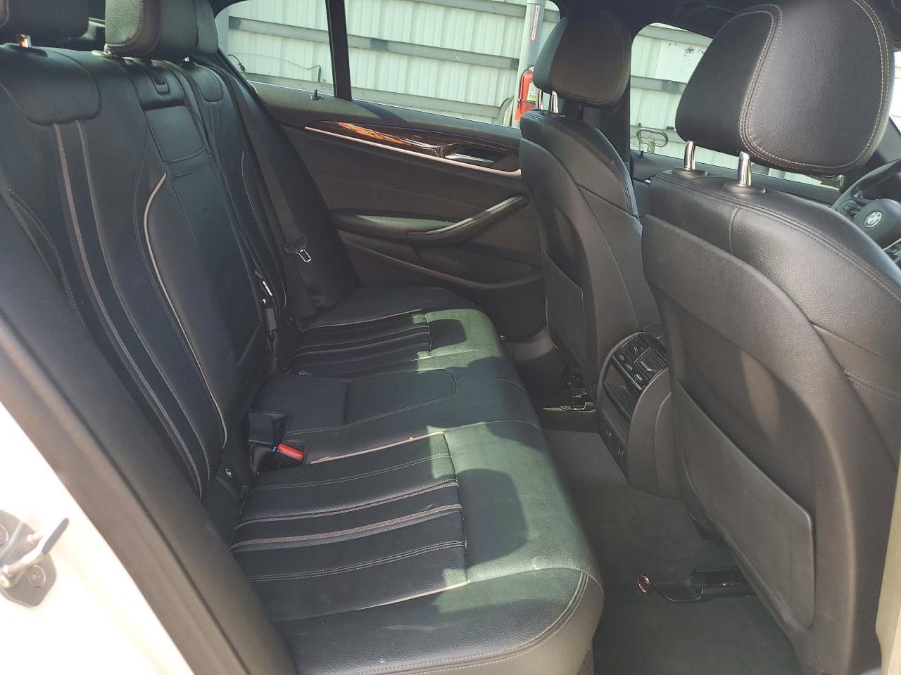 2019 BMW 530E - zdjęcie 10