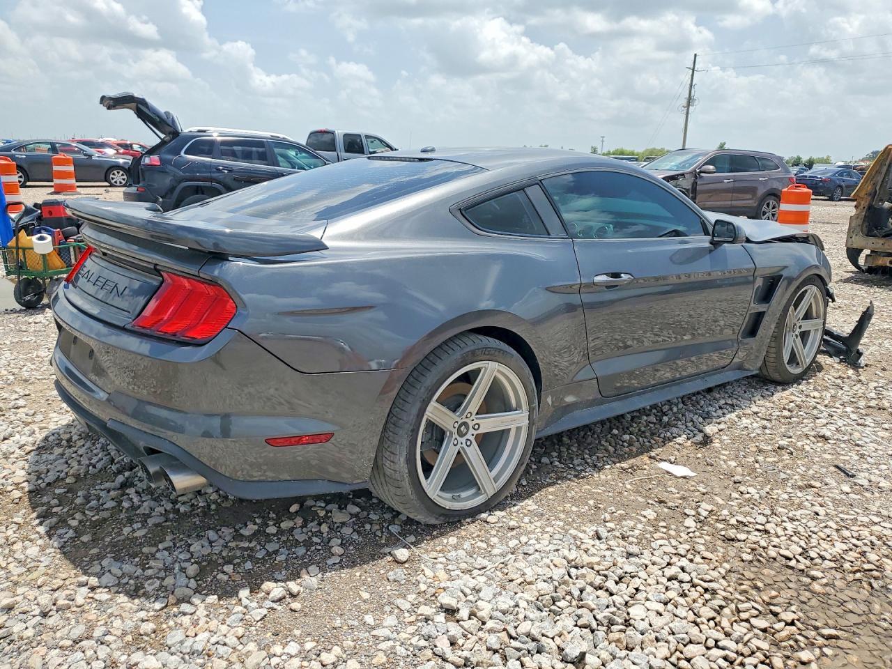 2020 Ford Mustang Gt - zdjęcie 3
