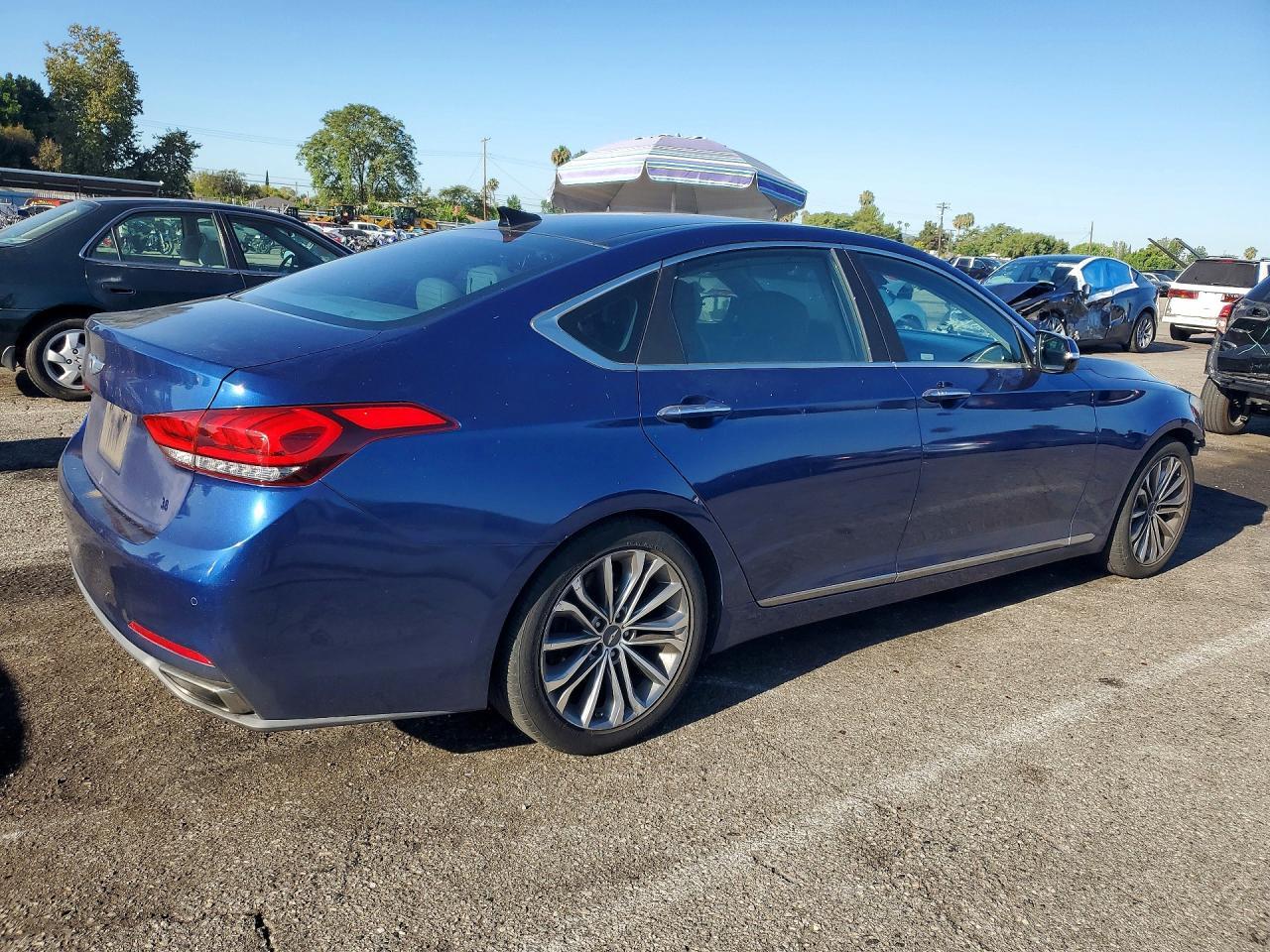 2015 Hyundai Genesis 3.8L - zdjęcie 3