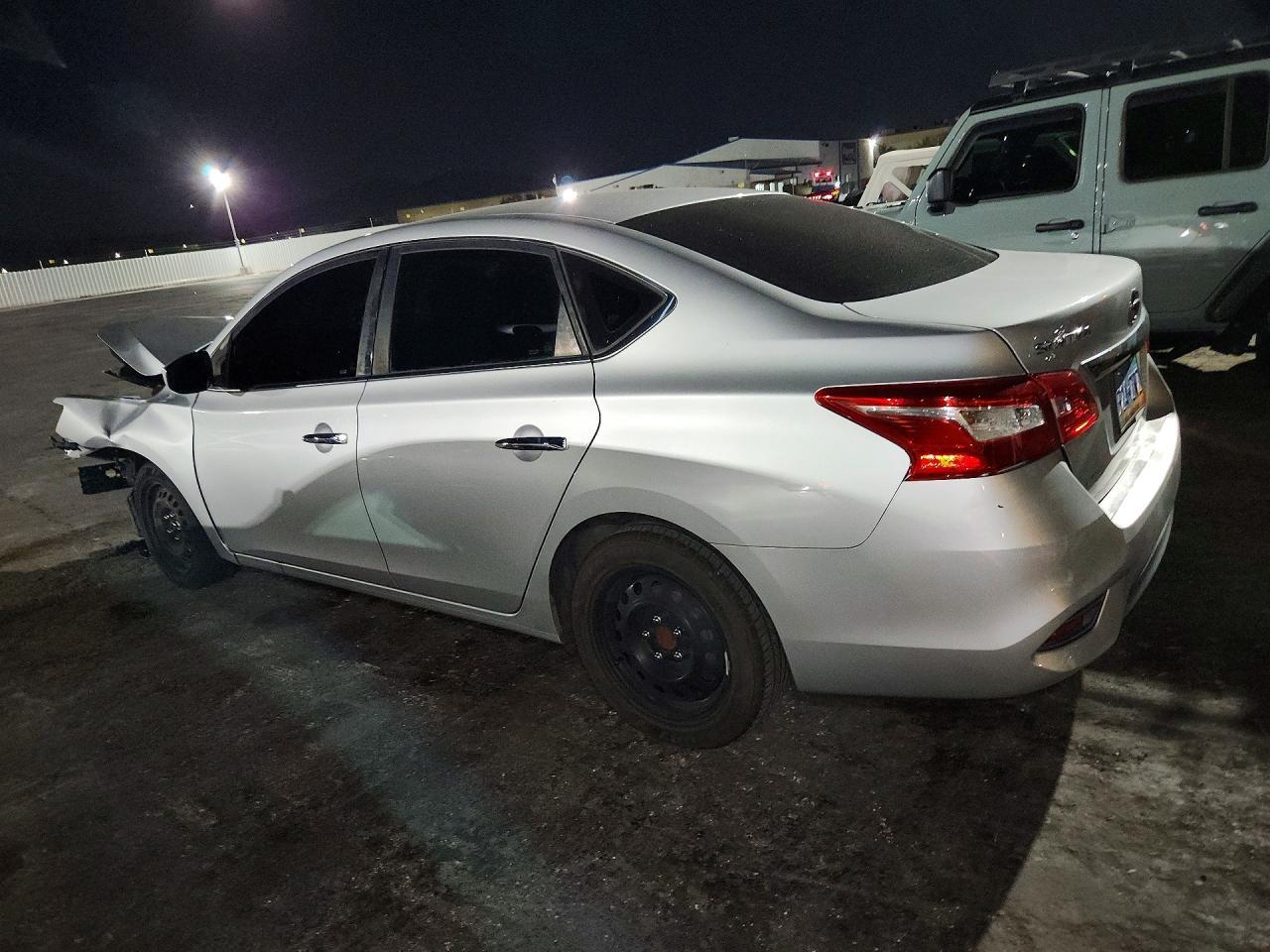 2018 Nissan Sentra S - zdjęcie 2