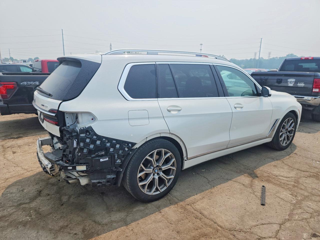 2024 BMW X7 xDrive40I - zdjęcie 3