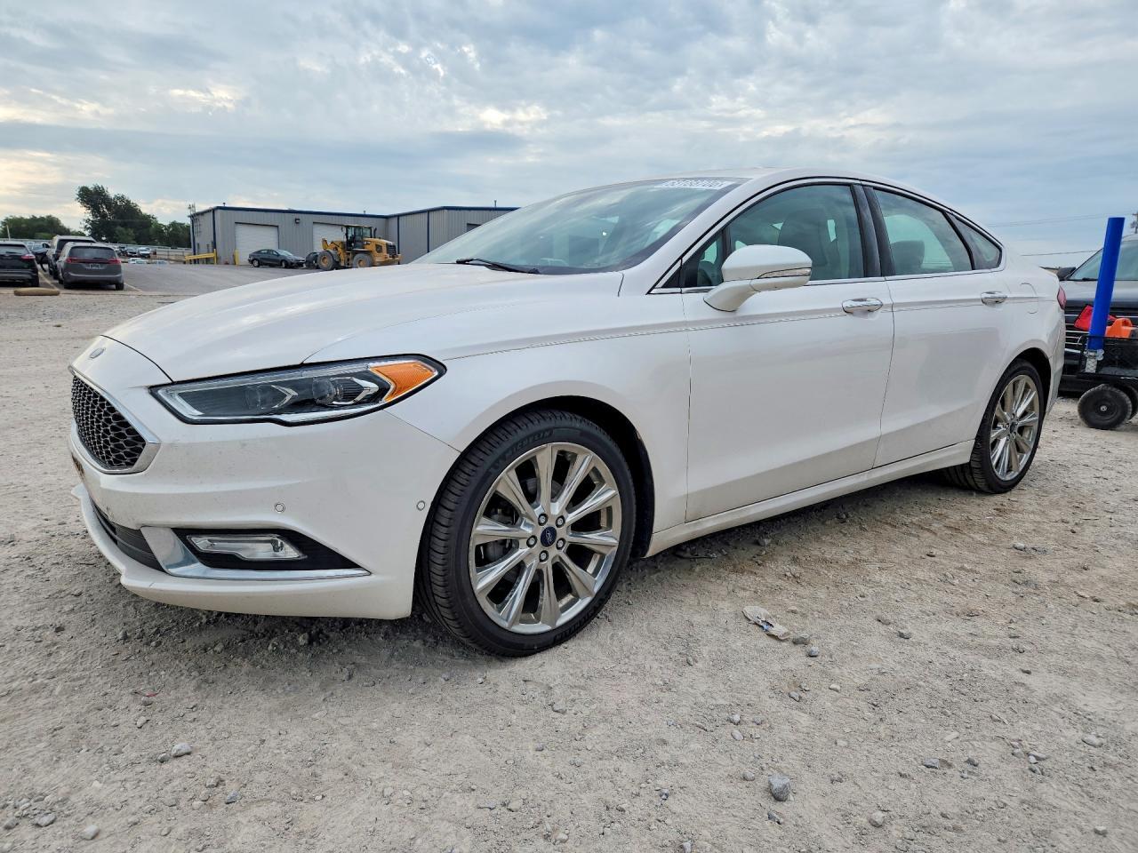 2017 Ford Fusion Titanium - zdjęcie główne