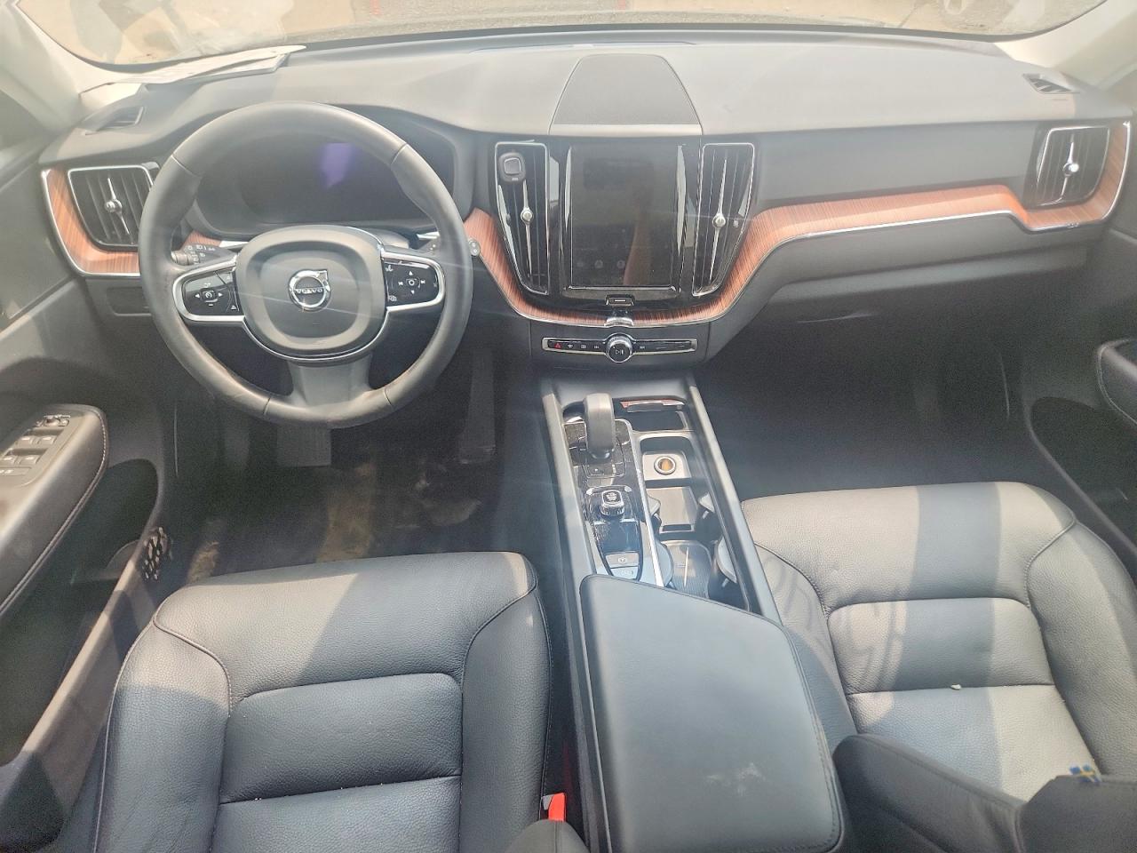 2024 Volvo Xc60 Plus - zdjęcie 8