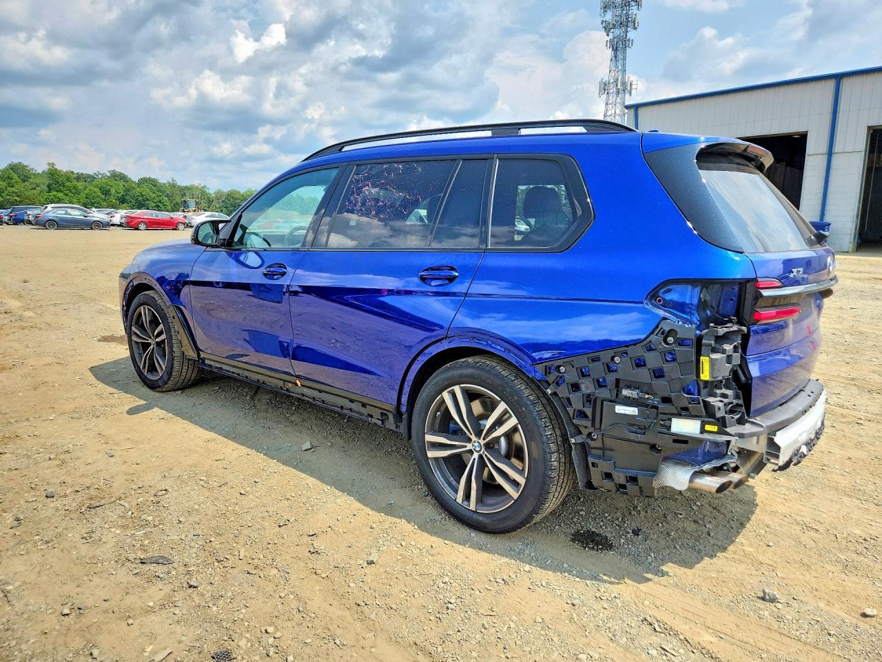2025 BMW X7 M60I - zdjęcie 2