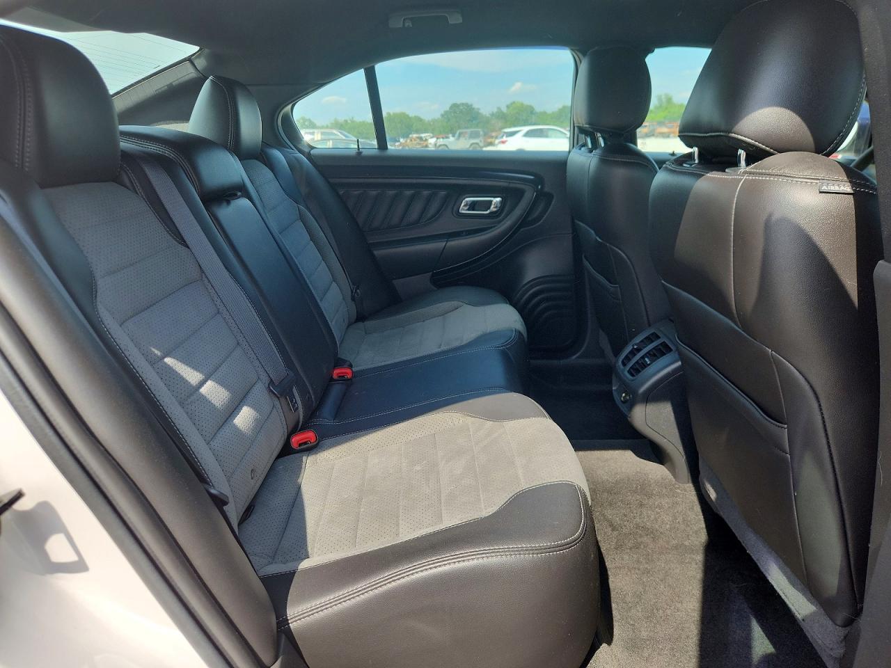 2015 Ford Taurus Sho - zdjęcie 10