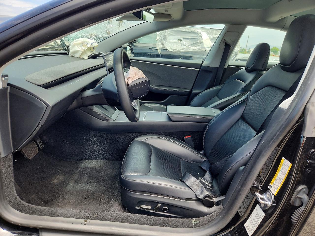 2025 Tesla Model 3 - zdjęcie 7