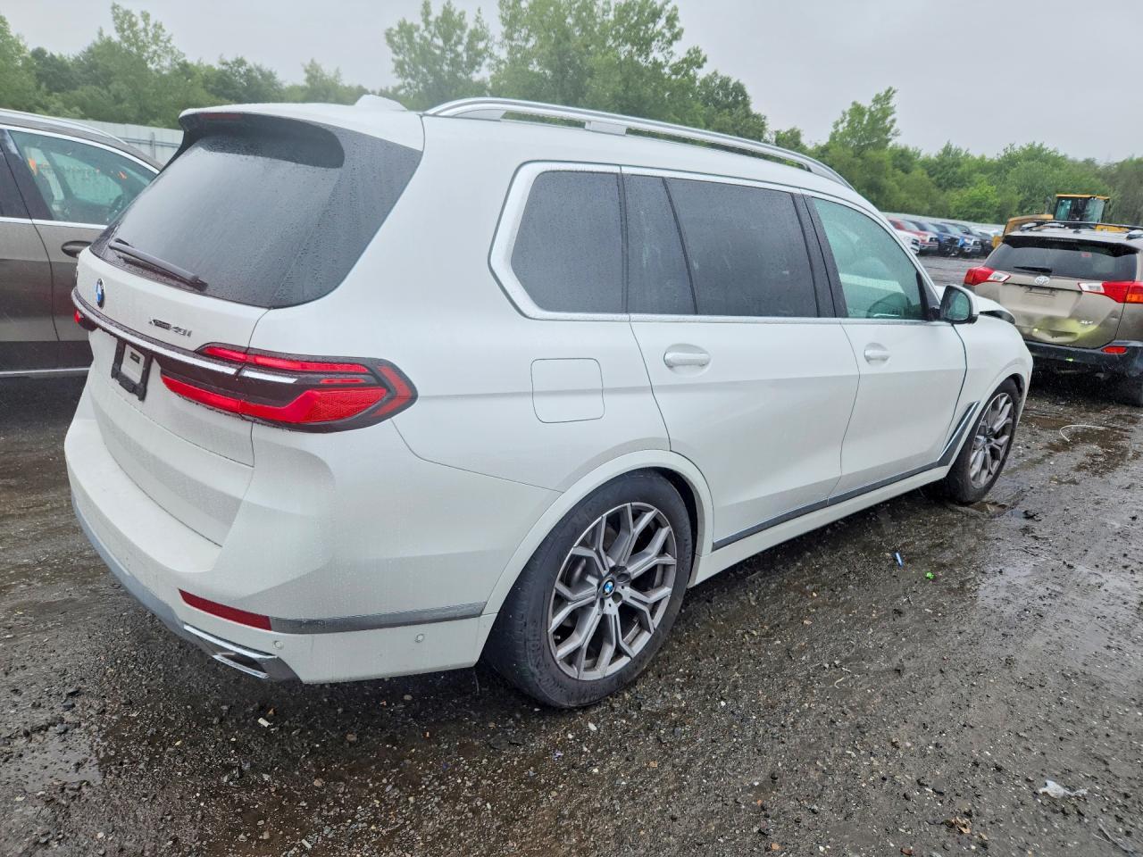 2025 BMW X7 xDrive40I - zdjęcie 3