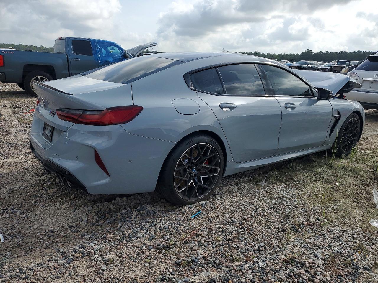2025 BMW M8 - zdjęcie 3