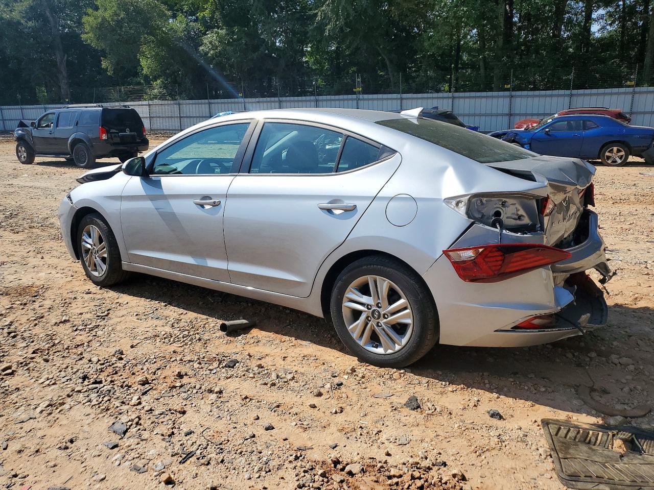 2020 Hyundai Elantra Sel - zdjęcie 2