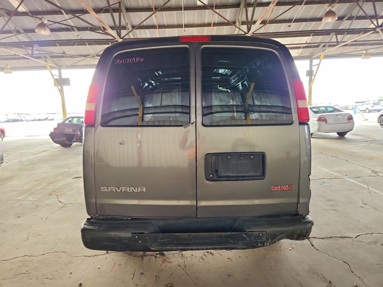 2015 Chevrolet Express G2500 - zdjęcie 6