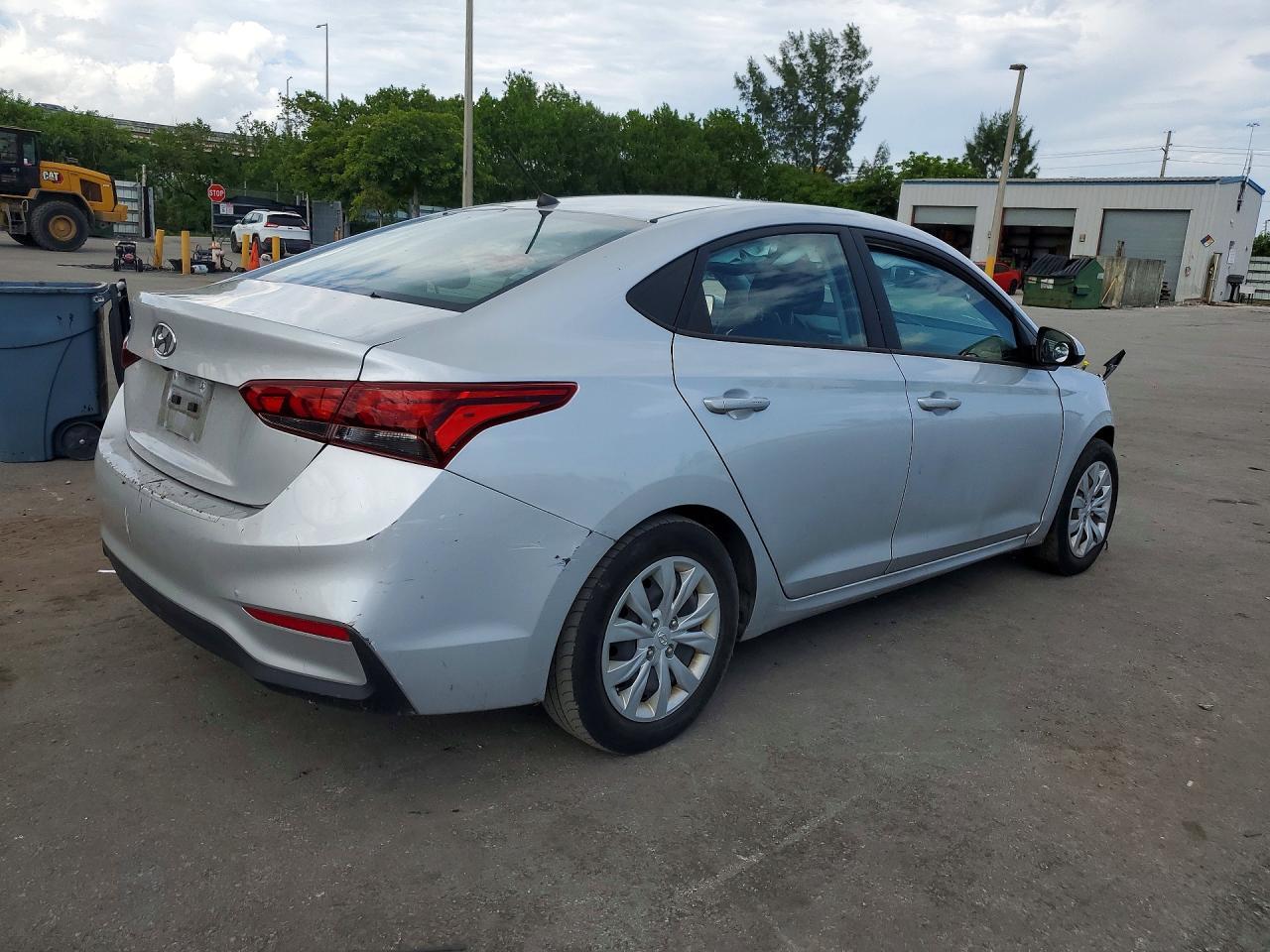 2022 Hyundai Accent Se - zdjęcie 3