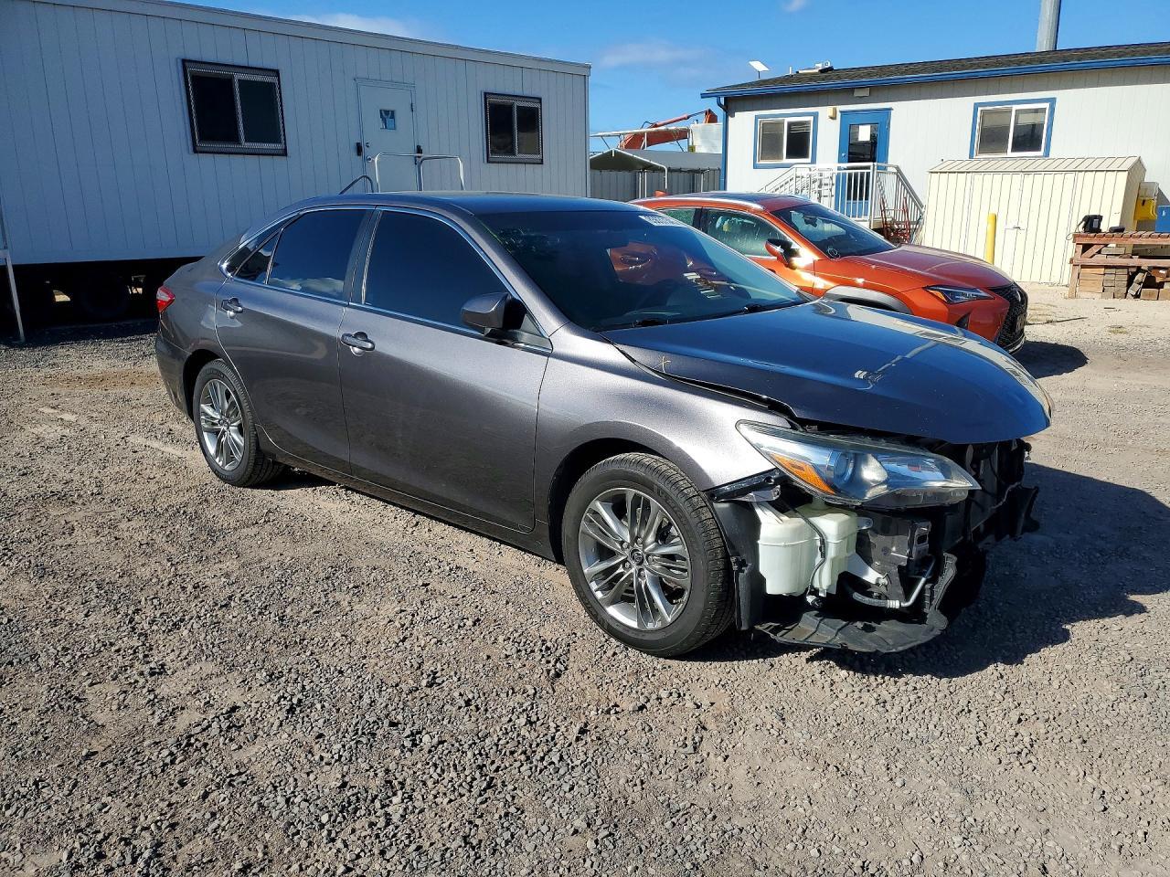 2015 Toyota Camry Le - zdjęcie 4