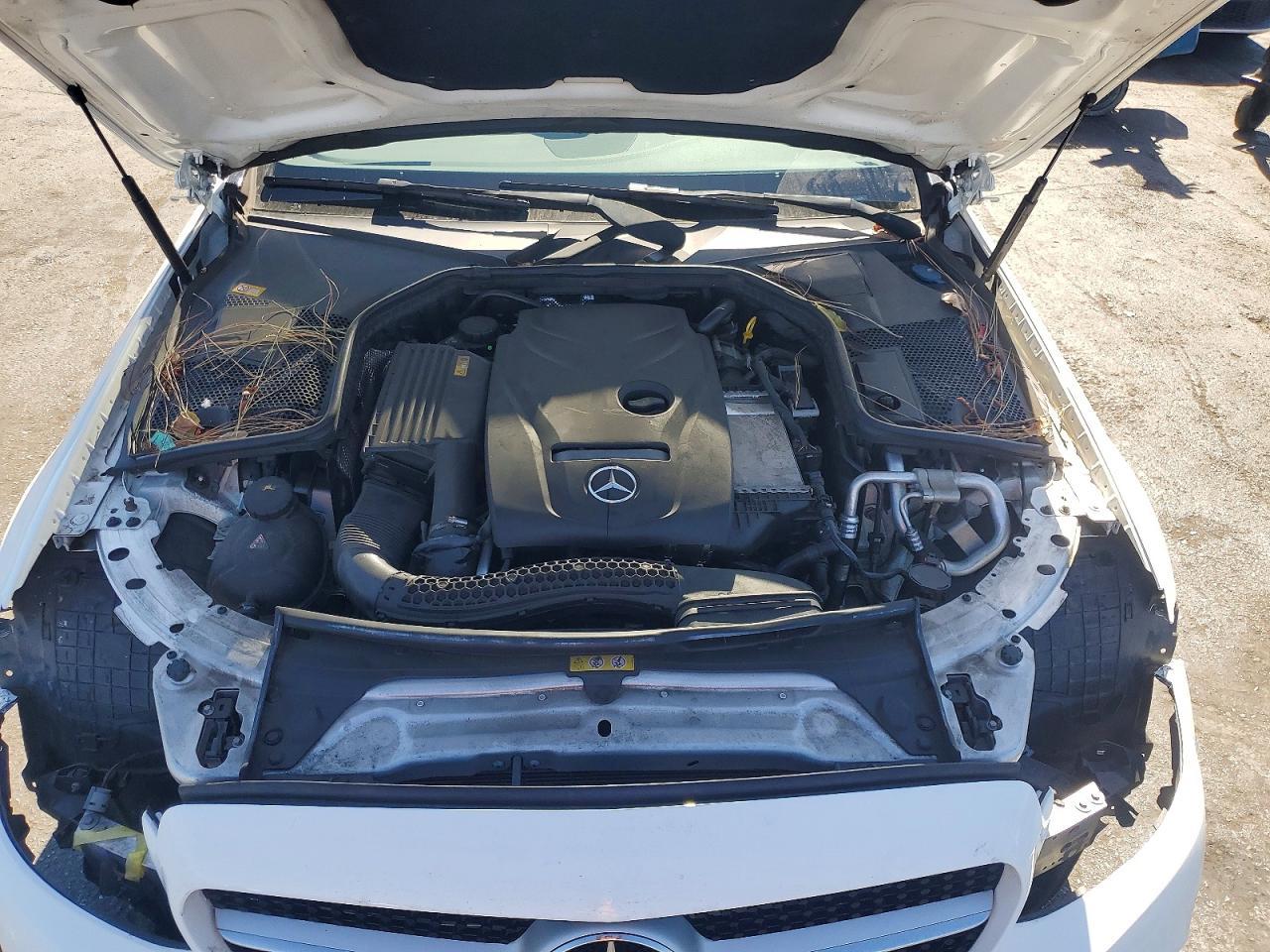 2017 Mercedes-Benz C 300 - zdjęcie 11
