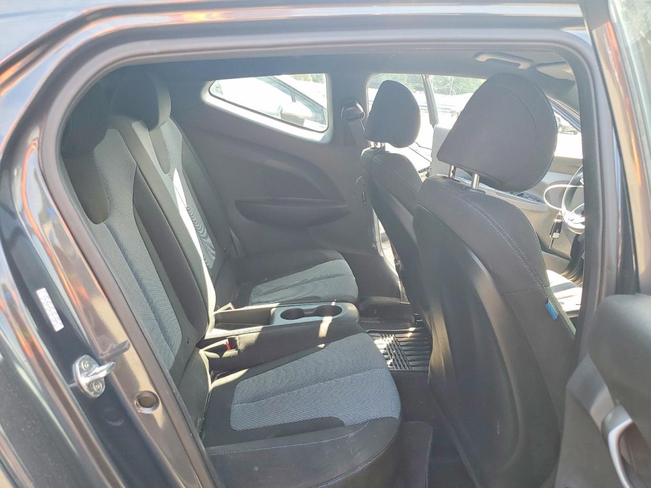 2019 Hyundai Veloster 2.0L - zdjęcie 10