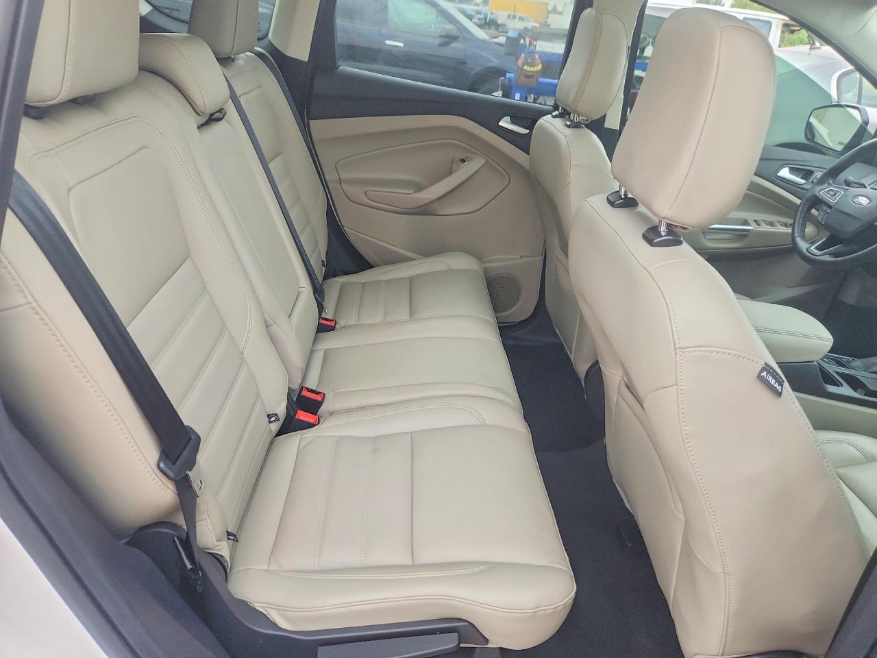 2019 Ford Escape Titanium - zdjęcie 11