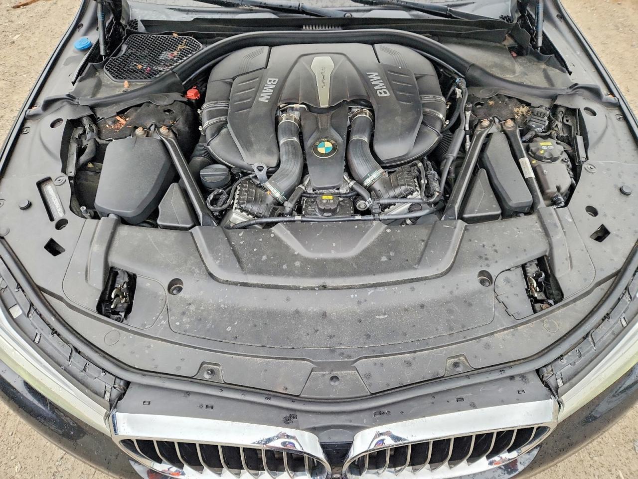 2016 BMW 750 Xi - zdjęcie 11