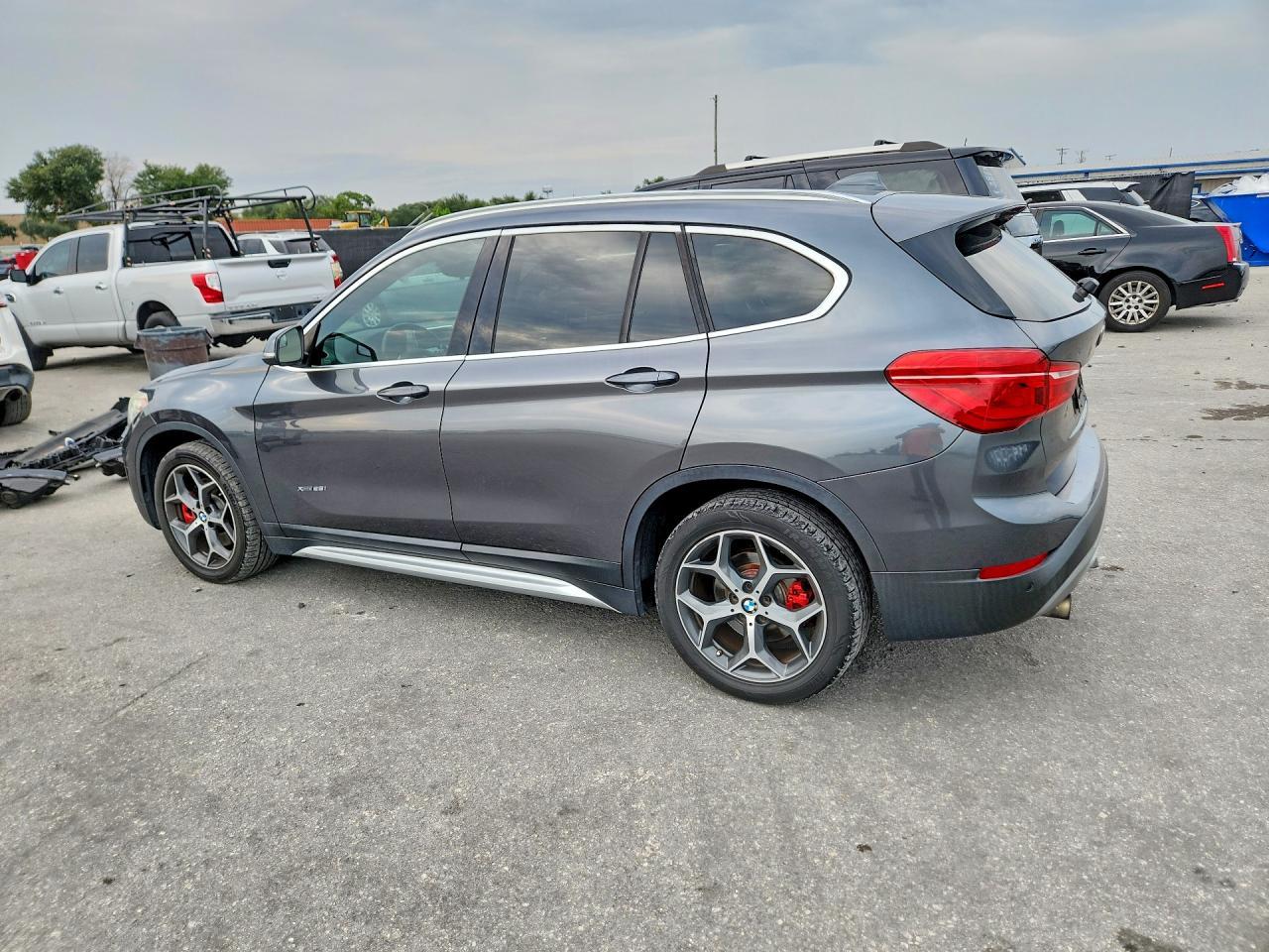2017 BMW X1 xDrive28I - zdjęcie 2