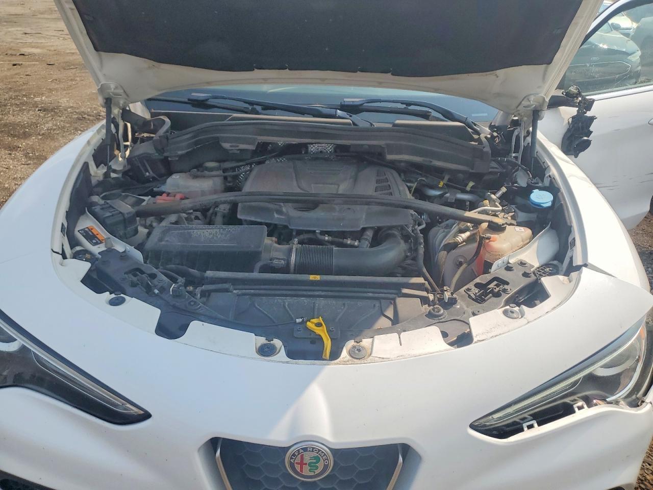 2020 Alfa Romeo Stelvio Ti - zdjęcie 12