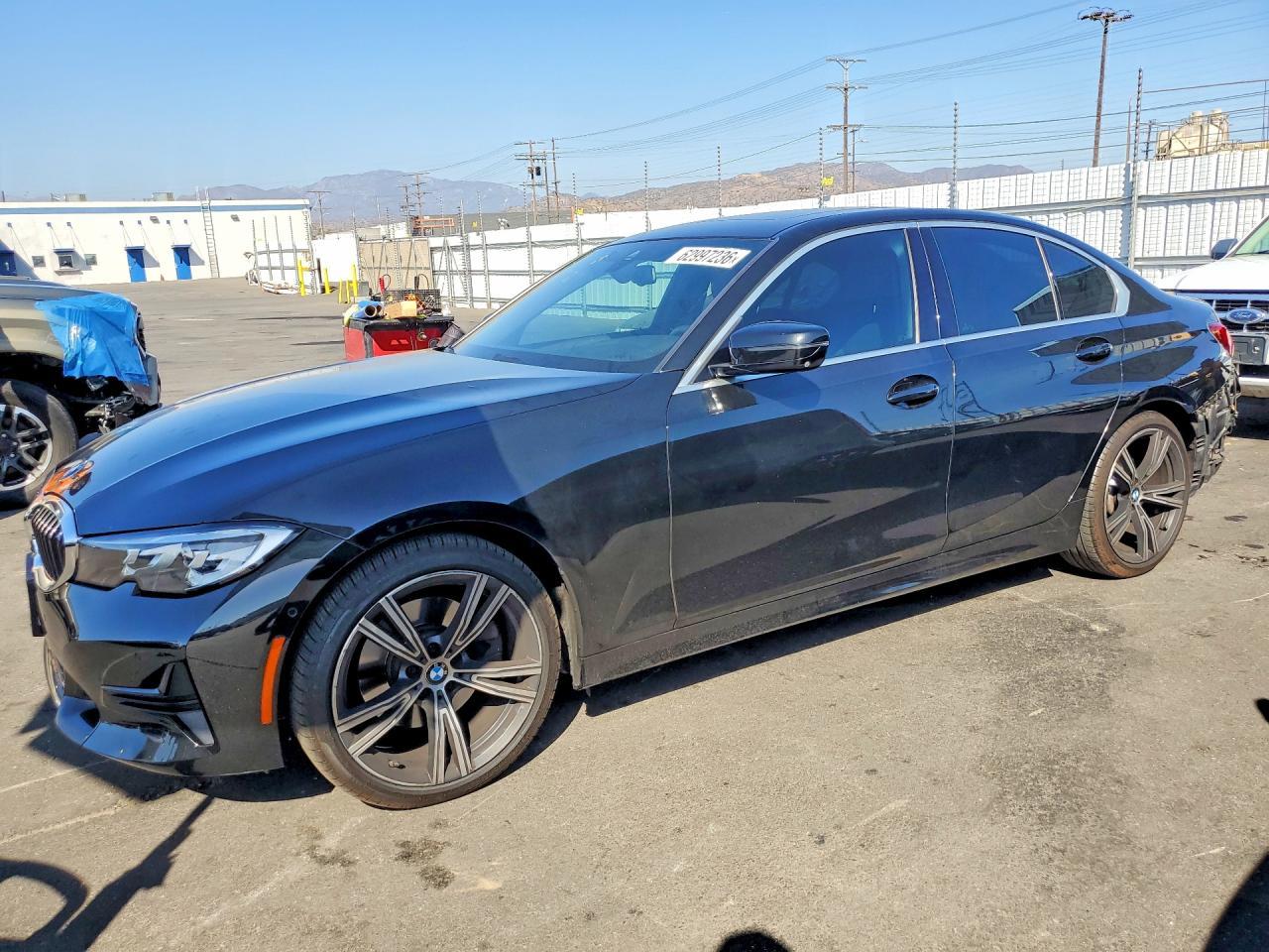 2019 BMW 330I - zdjęcie główne