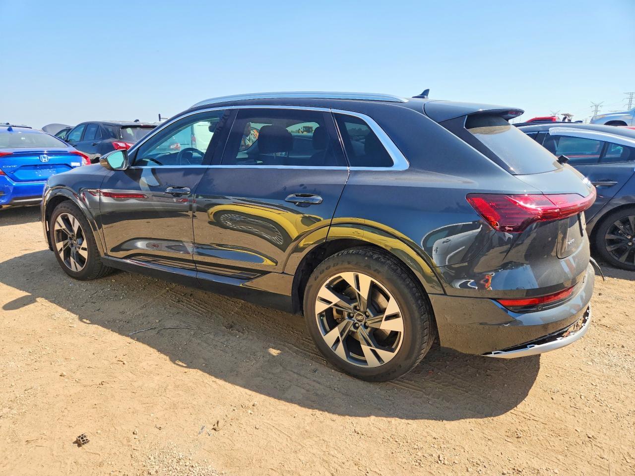 2021 Audi E-Tron Premium - zdjęcie 2