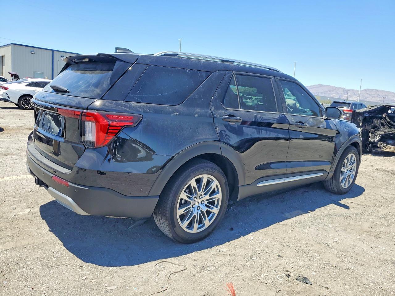 2026 Ford Explorer Platinum - zdjęcie 3