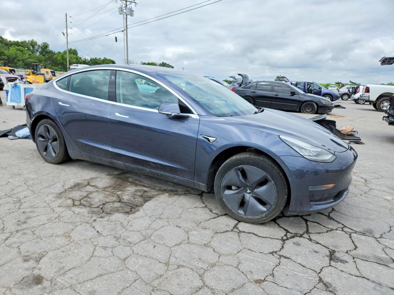 2020 Tesla Model 3 - zdjęcie 4