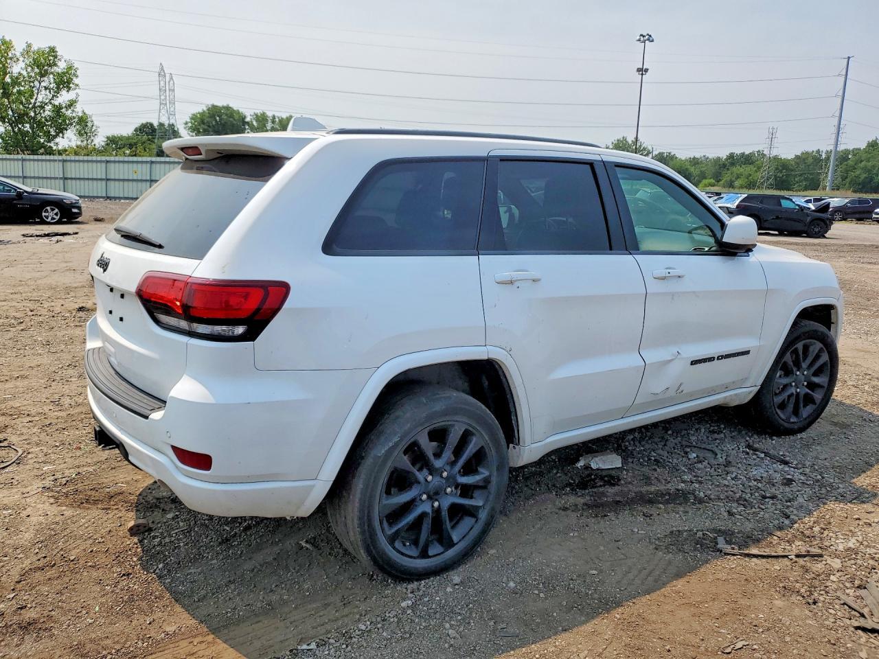 2021 Jeep Grand Cherokee Laredo - zdjęcie 3
