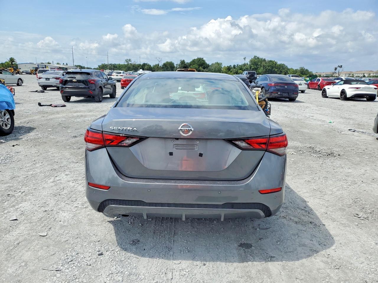 2021 Nissan Sentra S - zdjęcie 6