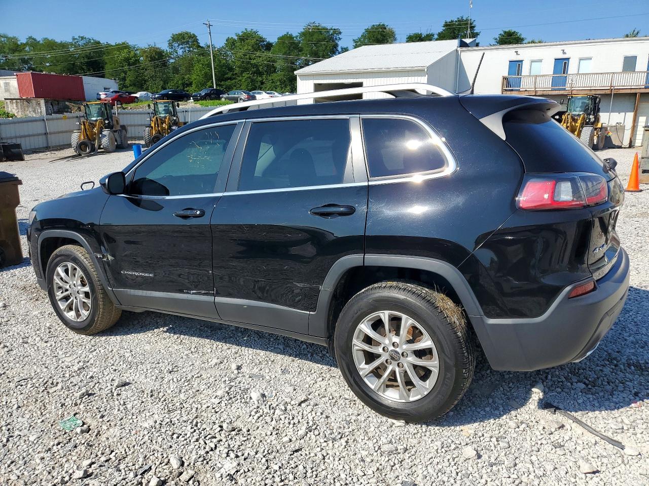 2019 Jeep Cherokee Latitude - zdjęcie 2