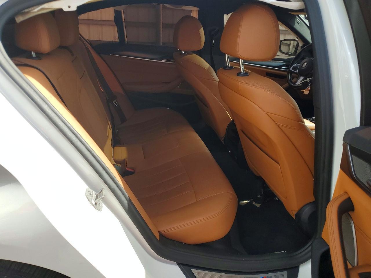2021 BMW 530E - zdjęcie 10