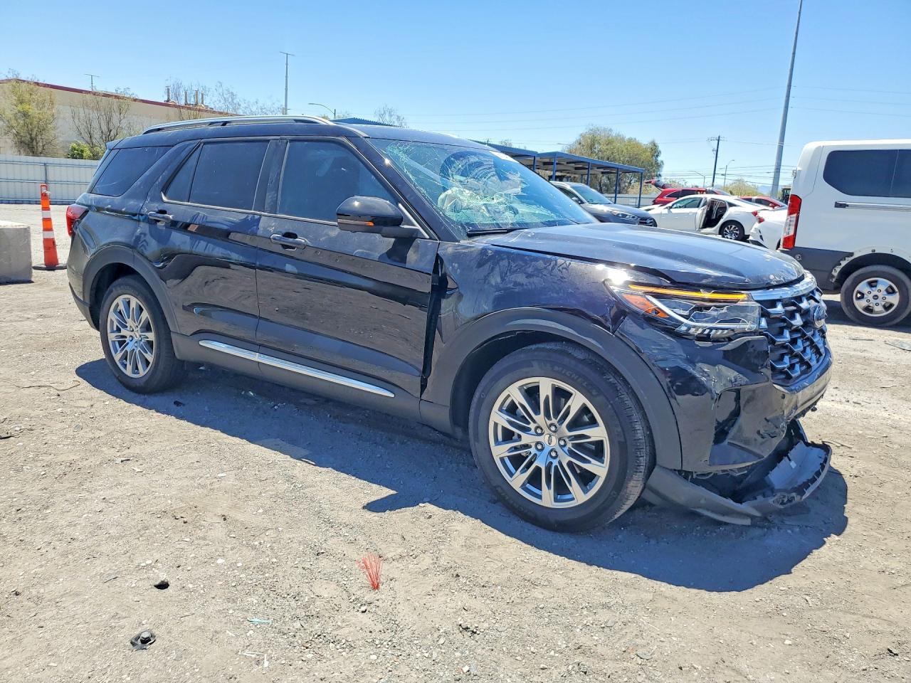 2026 Ford Explorer Platinum - zdjęcie 4