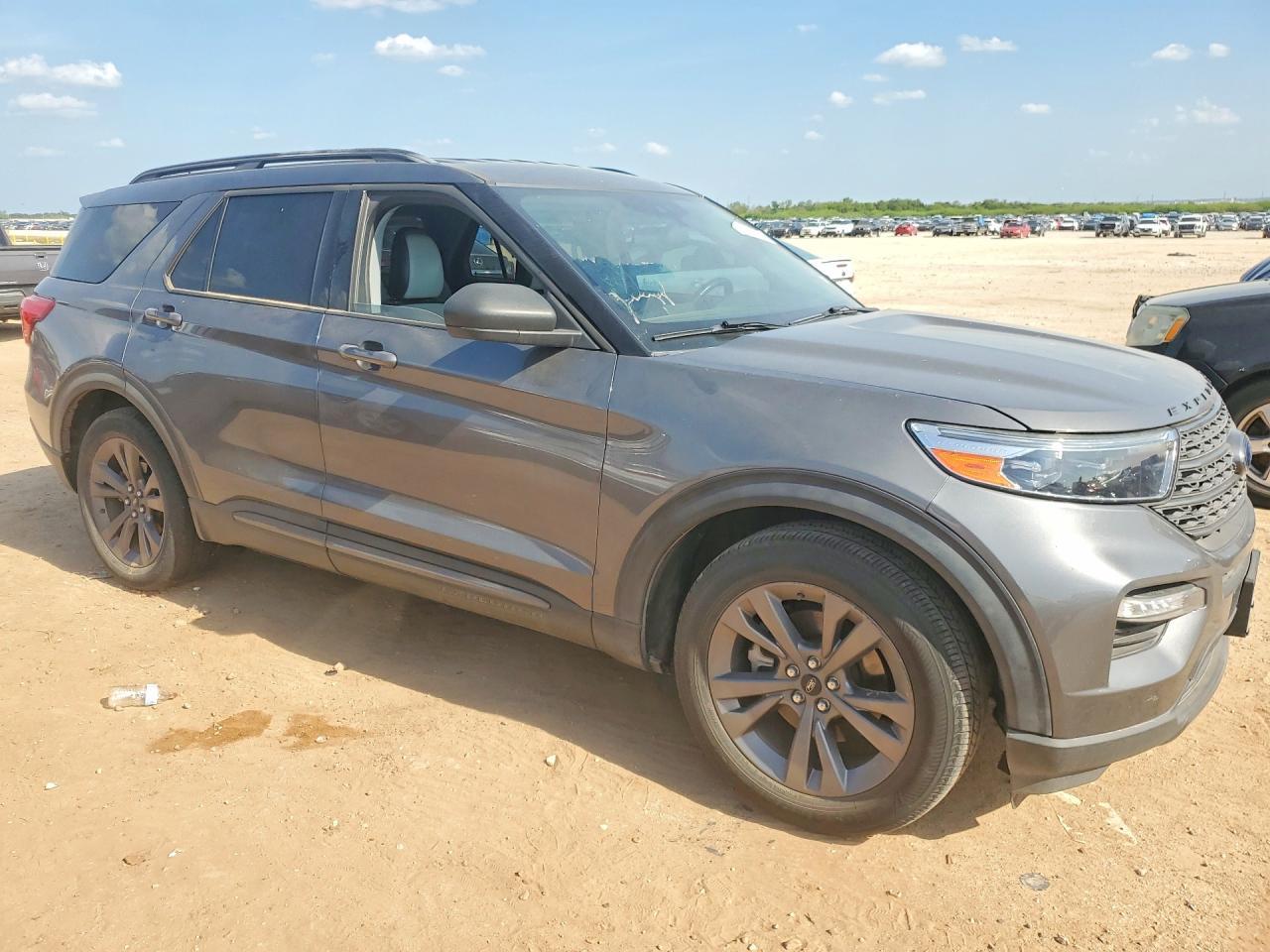 2021 Ford Explorer Xlt - zdjęcie 4